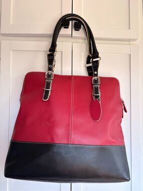 Wilsons Leather pebbled leather large tote bag. Red and black  silver hardware.
